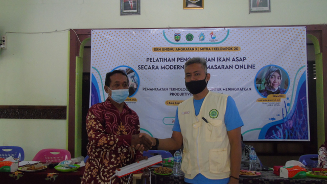 Mengintip Proses Pengolahan Ikan Asap Khas Jepara (344410)