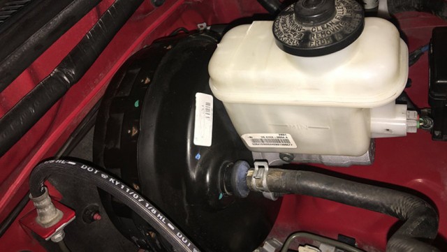 Masalah Booster Rem, Toyota Indonesia Juga Recall Hilux (1243)