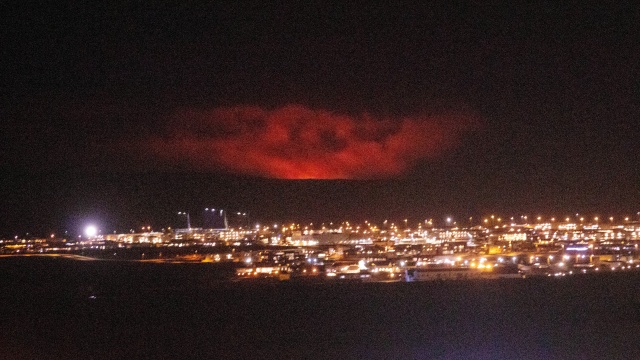 Gunung Berapi di Dekat Ibu Kota Islandia Meletus, Warga Diminta Tetap di Rumah - kumparan.com