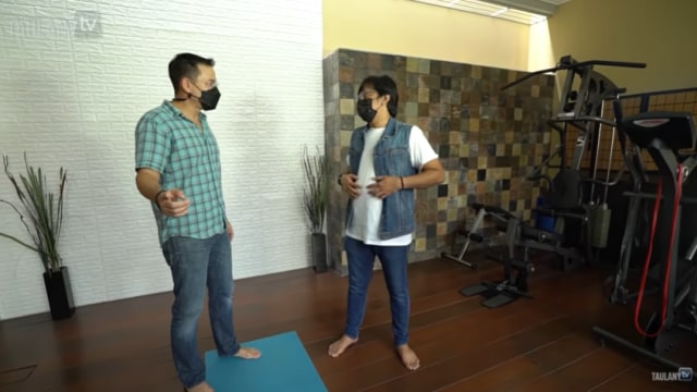 Ruang gym rumah Ari Wibowo. Foto: YouTube Taulany TV