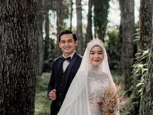 Ikbal Fauzi, Pemain Sinetron Ikatan Cinta, Resmi Menikah dengan Novia Giana. Foto: Instagram/noviagianan