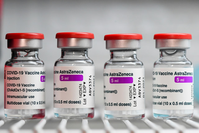 Ilustrasi vaksin corona AstraZeneca. Foto: Flavio Lo Scalzo/REUTERS