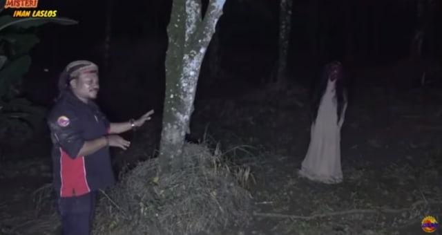 Alih-alih Horor, Pria Buktikan Kuntilanak Tak Napak Tanah Malah Tampak Konyol (95413)
