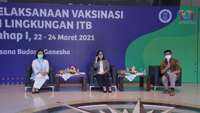 Tenaga Pendidik hingga Pensiunan di ITB saat vaksinasi corona di Sasana Budaya Ganesha (Sabuga), Bandung. Foto: Dok. Istimewa