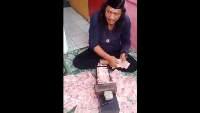 Ustaz Gondrong di Bekasi yang bisa gandakan uang. Foto: Dok. Istimewa