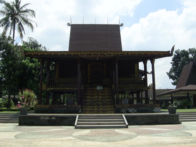 Rumah ada Banjar, Rumah Bubungan Tinggi. Foto: wikipedia