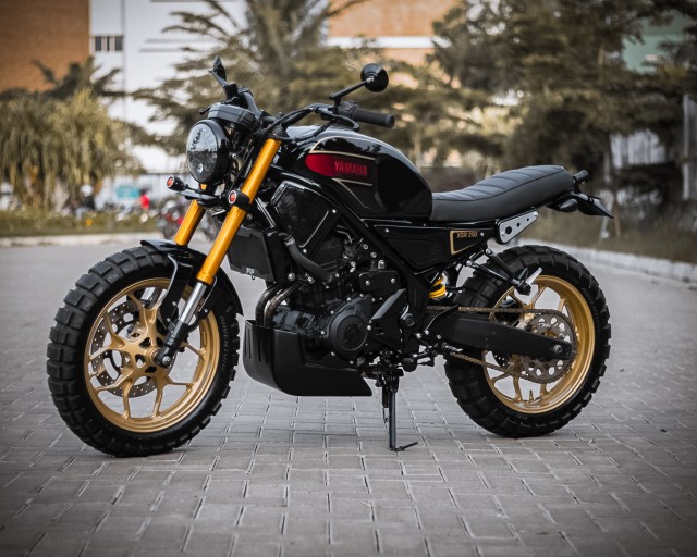 Rombak Yamaha R25 Jadi Ala Moge XSR700, Tampil Sangar! (381082)
