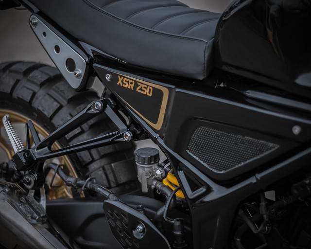 Rombak Yamaha R25 Jadi Ala Moge XSR700, Tampil Sangar! (381081)