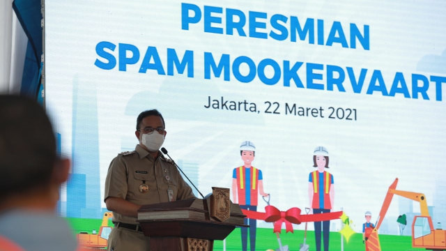 Gubernur DKI Jakarta Anies Baswedan meresmikan Sistem Pengolahan Air Minum (SPAM) Mookervart, di wilayah Rusun Daan Mogot, Cengkareng, Jakarta Barat, Senin (22/3). Foto: PPID DKI Jakarta