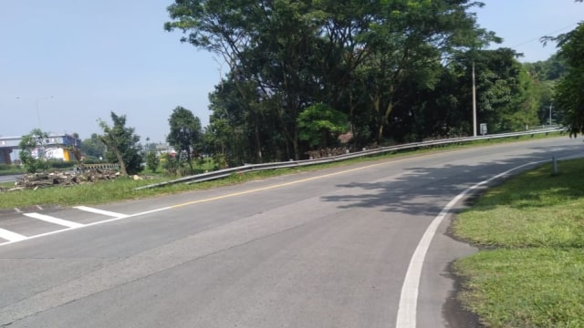 Masuk Tol Baros Padaleunyi Ada Crossing Drainase, Pengemudi Diimbau Waspada (129364)