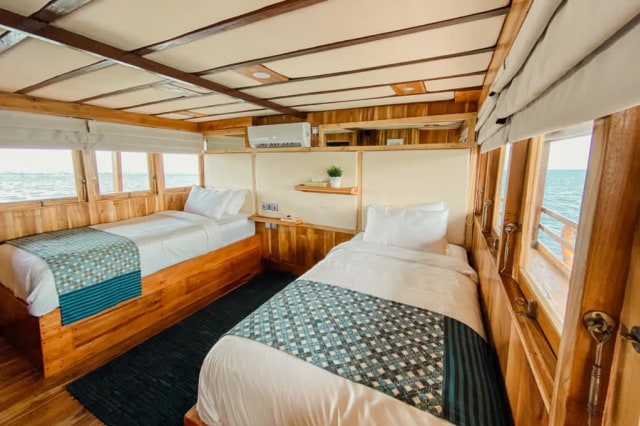 Asyik! Sekarang Bisa Liburan Sambil Naik Kapal Phinisi Keliling Kepulauan Seribu (31180)