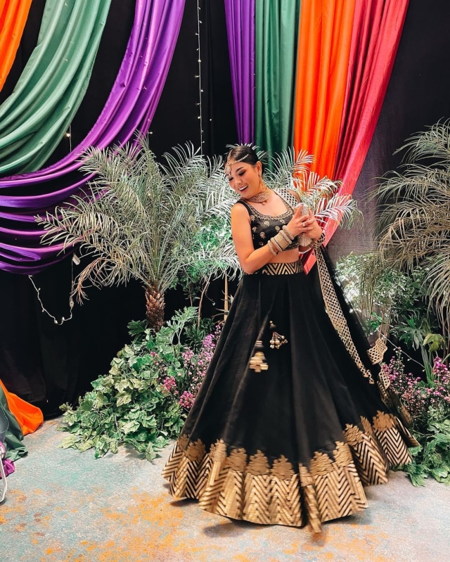 Gaya 5 Seleb ala Bintang Bollywood di Acara Henna Night Aurel Hermansyah (220653)