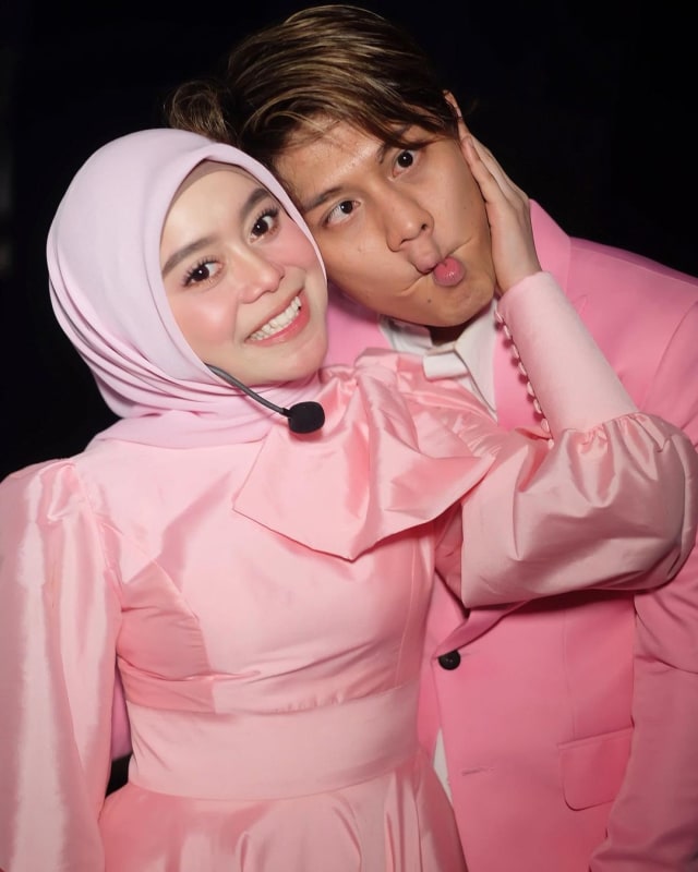 Pamer Foto Mesra Nyaris Ciuman sama Rizky Billar, Lesti Kejora Kena Nyinyir (168578)