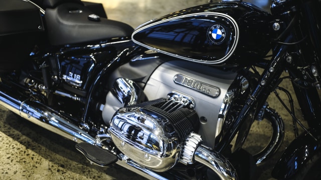 Video: BMW R18 Classic, Moge Rp 1 Miliar Lebih Bermesin Boxer 1.800 Cc (146345)