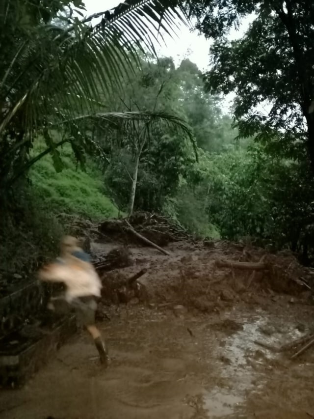 Banjir Bandang di Sumedang, 2 Orang Hanyut (108598)