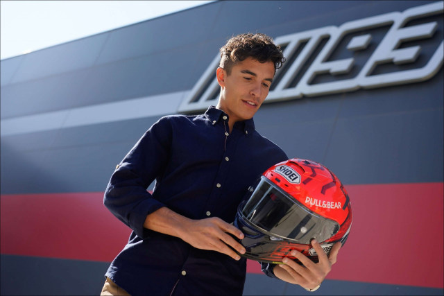 Helm Replika Duo Marquez Masuk Indonesia, Harga Setara Motor Sport 150 Cc Bekas! (210559)