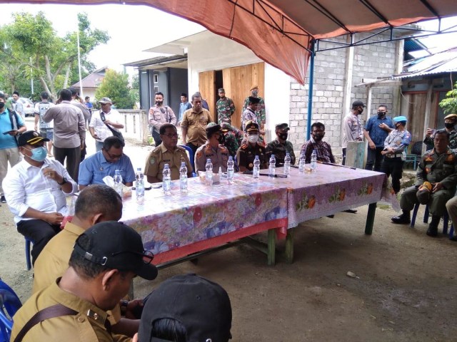 Pertemuan Forkopimda Halmahera Tengah dengan masyarakat Patani. Foto: Istimewa