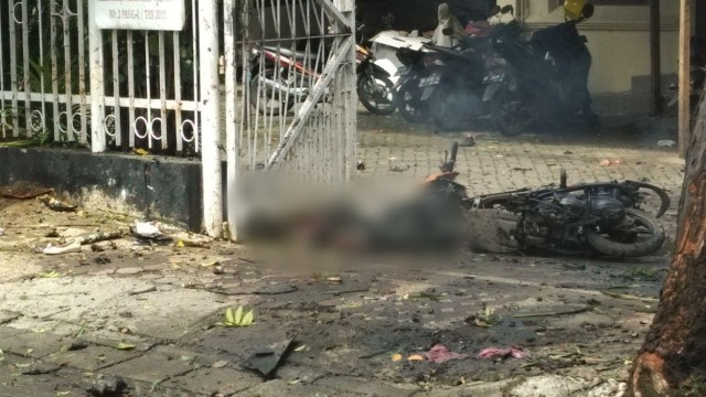 Lokasi ledakan bom di depan Katedral Makassar, Minggu (28/3). Foto: Dok. Istimewa
