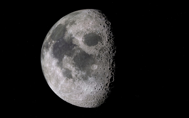 Kenampakan permukaan "LUNA" atau Bulan, sebuah benda langit satelit alami Bumi (Sumber Foto: Gambar oleh Reimund Bertrams dari Pixabay)