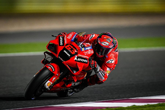 Yamaha YZR-M1 Asapi Ducati Desmosedici di GP Qatar, Ini Spesifikasi Keduanya (371199)