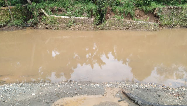 Penyempitan alur di badan sungai remu, merupakan salah satu penyebab banjir di Kota Sorong, foto : Yanti/Balleo News