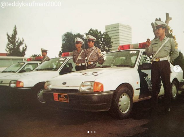 Mobil kendaraan dinas polisi tahun 90an (Foto: gejolak_kawula_muda/Instagram)