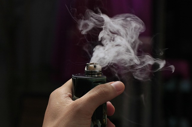 Ilustrasi rokok elektrik yang merupakan salah satu Hasil Pengolahan Tembakau Lainnya (HPTL). Foto: Pixabay