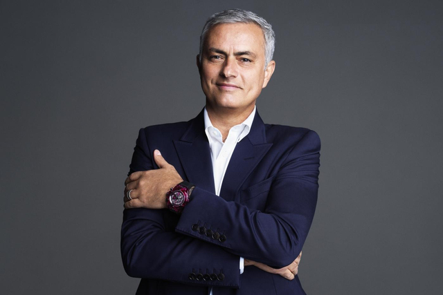 Jose Mourinho dengan jam tangannya Hublot. Foto: Hublot