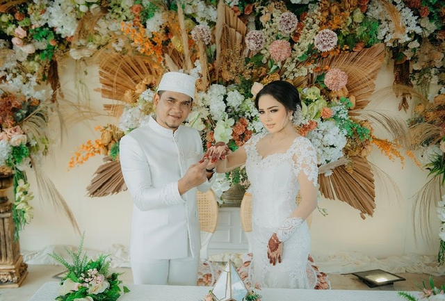 Maell Lee dan Intan Ratna Juwita. Foto: Instagram/intanratnajuwitaa