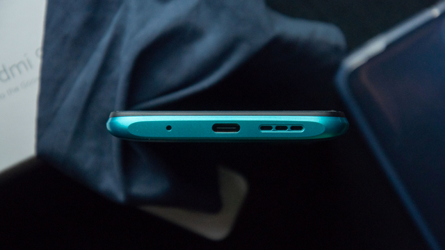 Review Xiaomi Redmi 9T: Baterai Jumbo 6.000 mAh Harga Rp 2 Jutaan (50766)