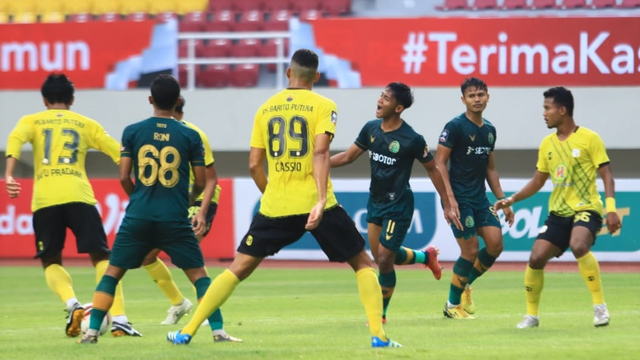 Pertandingan Barito Putera vs Tira-Persikabo di Stadion Manahan, Solo.  Foto: Dok Media Tira-Persikabo