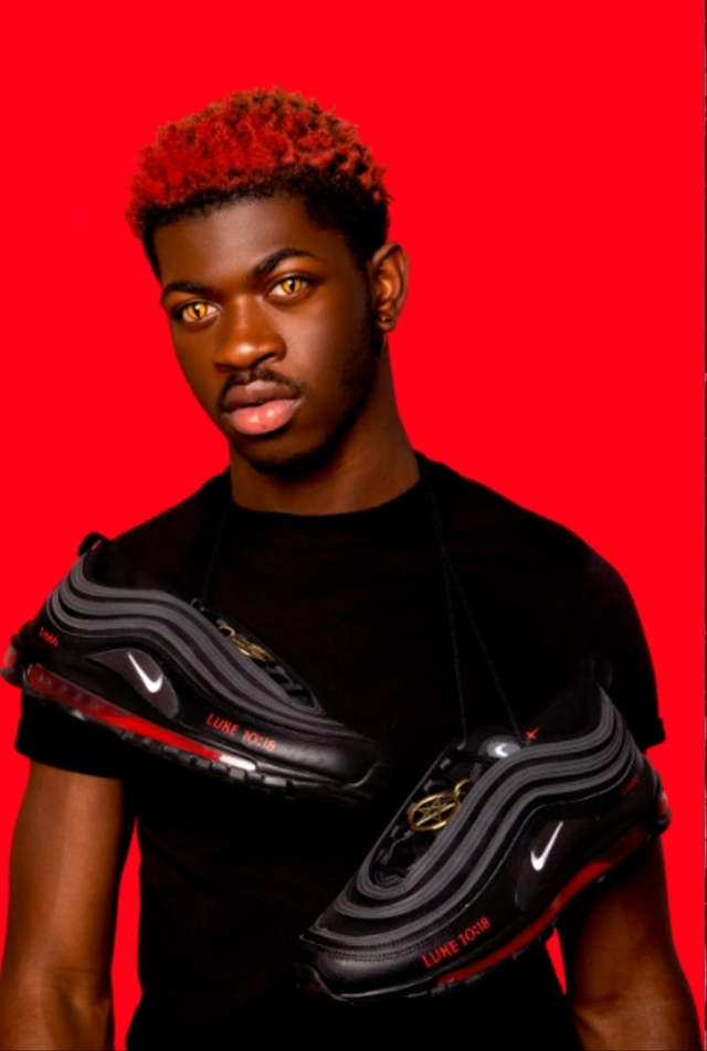 Sneakers MSCHF x Lil Nas X dok https://satan.shoes/
