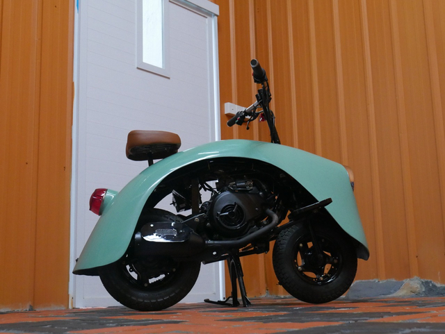 Tampilan samping modifikasi Yamaha Fino dengan konsep Volkspod. Foto: dok. Rainbow Moto Builder