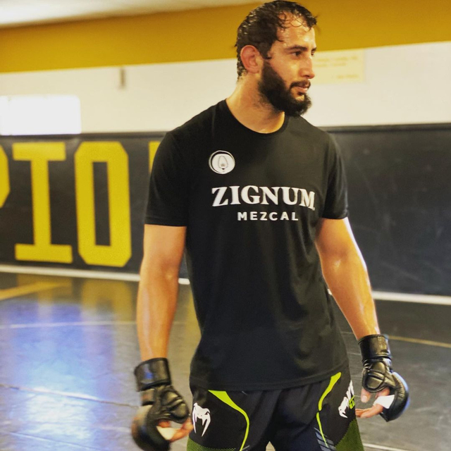 5 Profesi yang Pernah Digeluti Bintang UFC: Dari Pelayan hingga Kuli Bangunan (173530)