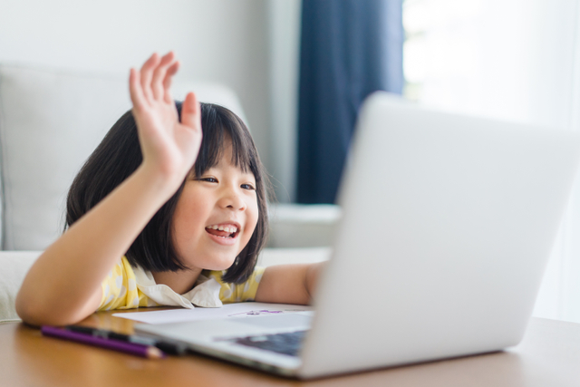 Ilustrasi anak menjalankan sekolah virtual. Dok. Shutterstock.