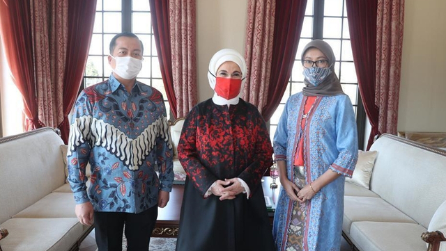 Istri Erdogan Antusias Terima Batik dan Kerajinan Tangan Indonesia (524018)