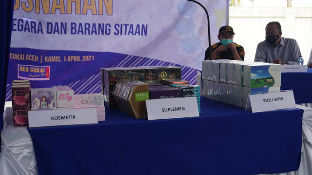 Kanwil Bea Cukai Aceh Musnahkan Barang Impor. Foto: Zuhri Noviandi/kumparan
