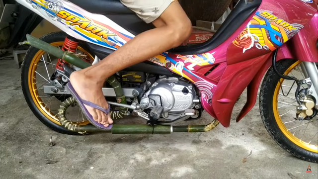 Knalpot Motor dari Bambu, Bagaimana Bunyinya dan Bisa Ditilang Polisi Juga? (316144)