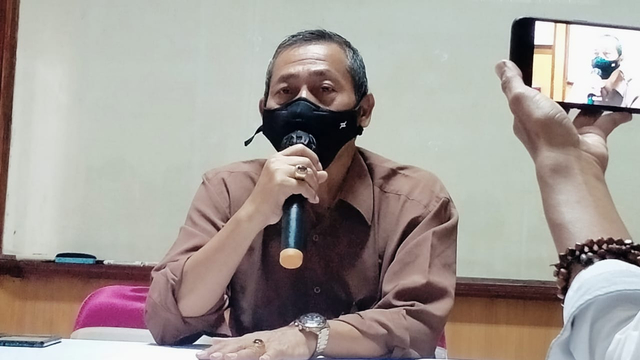 Pengusaha bus PO Dedy Jaya, Muhadi Setiabudi meminta pemerintah pusat mengevaluasi kebijakan pelarangan mudik Idul Fitri. (fajar eko nugroho/panturapost.com)