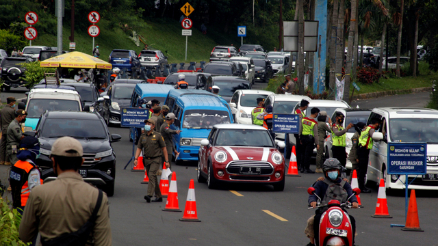 2 Travel Gelap Angkut Pemudik Diamankan di Bogor, Pasang Tarif hingga Rp 1 Juta (155258)