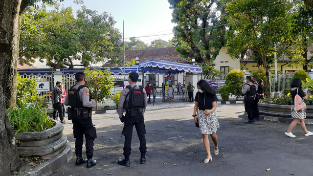 Suasana Gereja Santo Antonius, Kotabaru, Kecamatan Gondokusuman, Kota Yogyakarta, Jumat (2/4). Foto: Arfiansyah Panji Purnandaru/kumparan