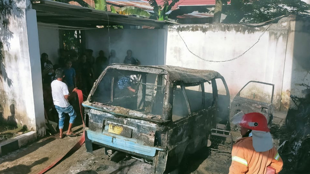 1 Mobil dan 2 Motor Terbakar di SPBU Tolitoli, Sulteng (108040)