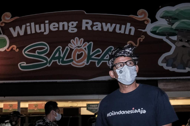Menparekraf Sandiaga Uno saat melakukan kunjungan kerja ke Saloka Theme Park, Kamis (1/4). Foto: Dok. Kemenparekraf