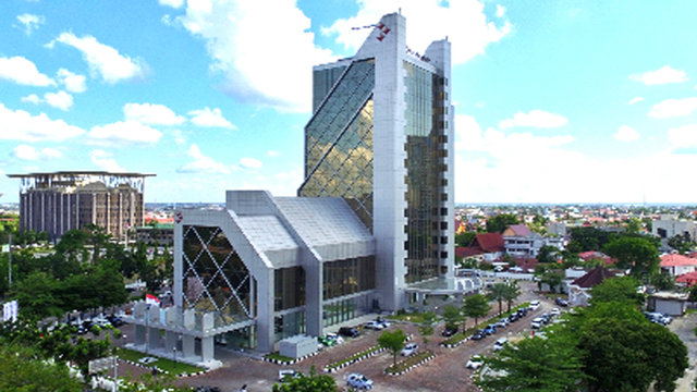 GEDUNG Kantor Pusat Bank Riau Kepri di Jalan Sudirman, Pekanbaru. (Dok: Bank Riau Kepri) 
