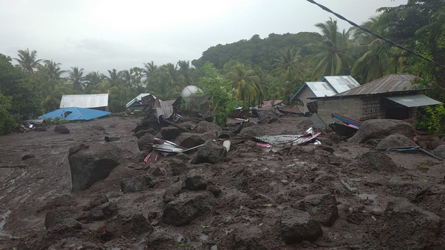 Banjir bandang di Flores Timur. Foto: BNPB