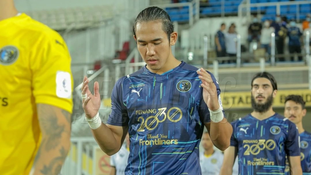 Ryuji Utomo bersama Penang FC. Foto: Instagram/@officialpenangfc 