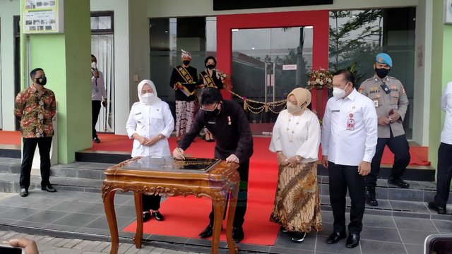 Menpan RB Tjahjo Kumolo, saat resmikan Mal Pelayanan Publik (MPP) Kabupaten Bojonegoro. Selasa (06/04/2021) (foto: dan/beritabojonegoro)