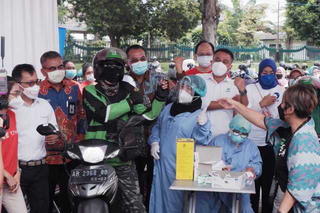 Cara Daftar Vaksinasi Covid Drive Thru dari Halodoc dan Gojek di Yogyakarta (311213)