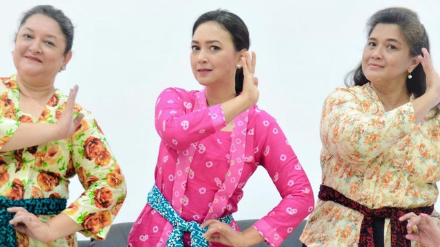 Ira Wibowo Ungkap Alasan Belajar Tari Jawa di Masa Pandemi (7492)