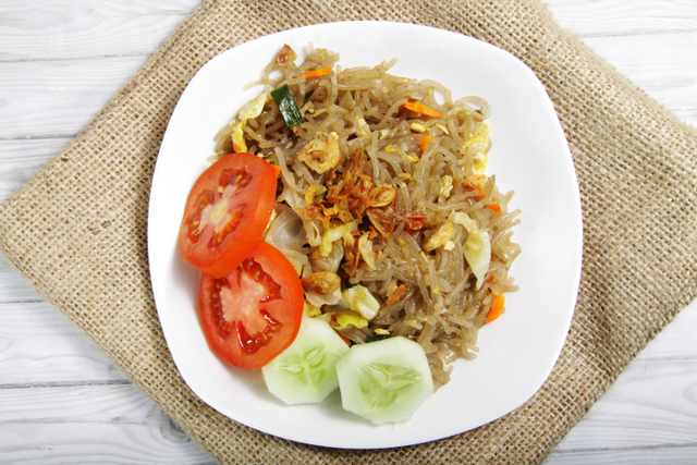 Ilustrasi Bihun Goreng Simple. Foto: Shutterstock